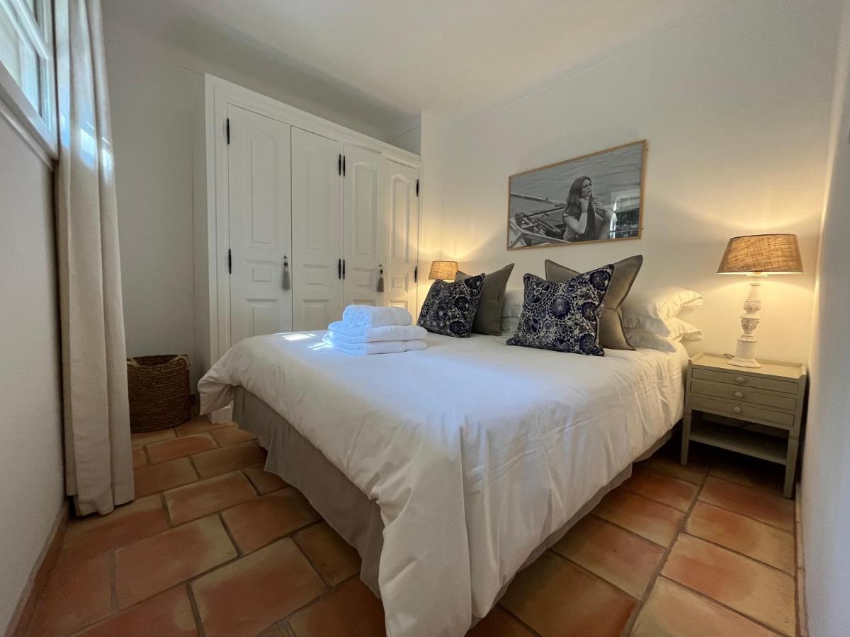 Pretty Historical Village House Grimaud Luaran gambar