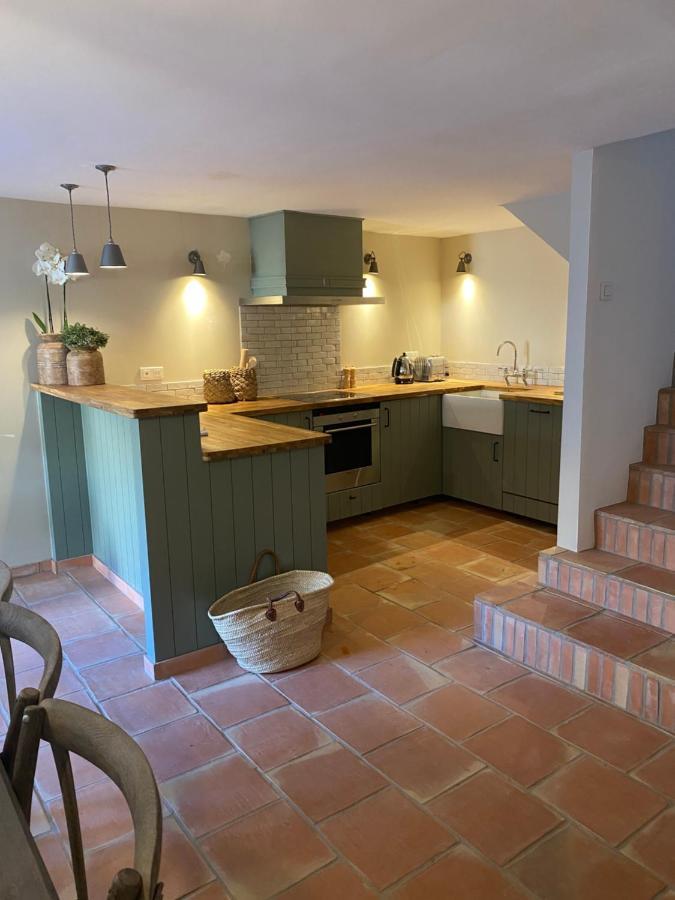 Pretty Historical Village House Grimaud Luaran gambar