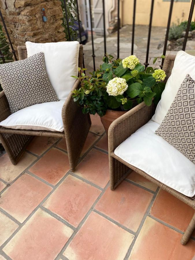 Pretty Historical Village House Grimaud Luaran gambar
