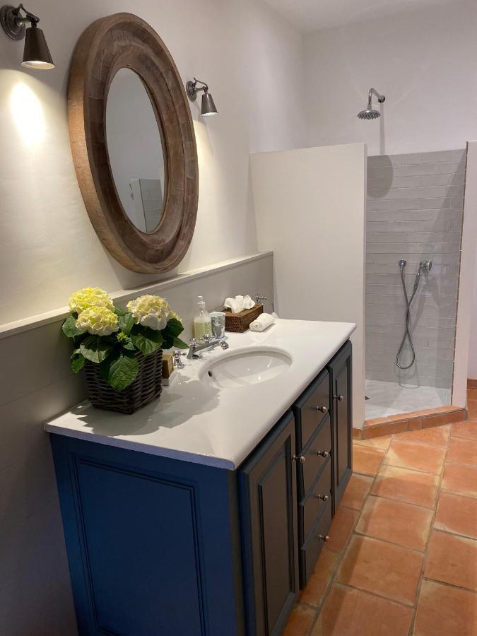 Pretty Historical Village House Grimaud Luaran gambar