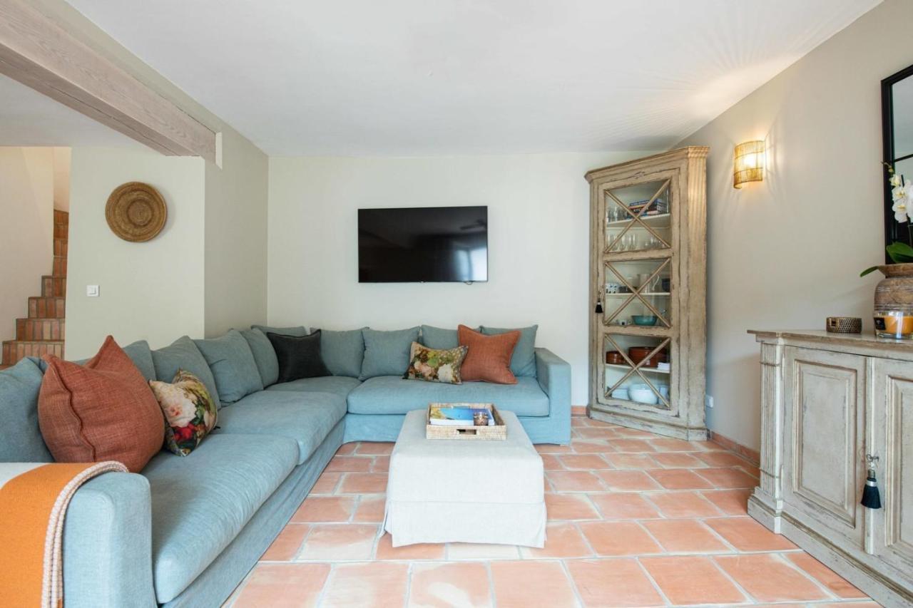 Pretty Historical Village House Grimaud Luaran gambar